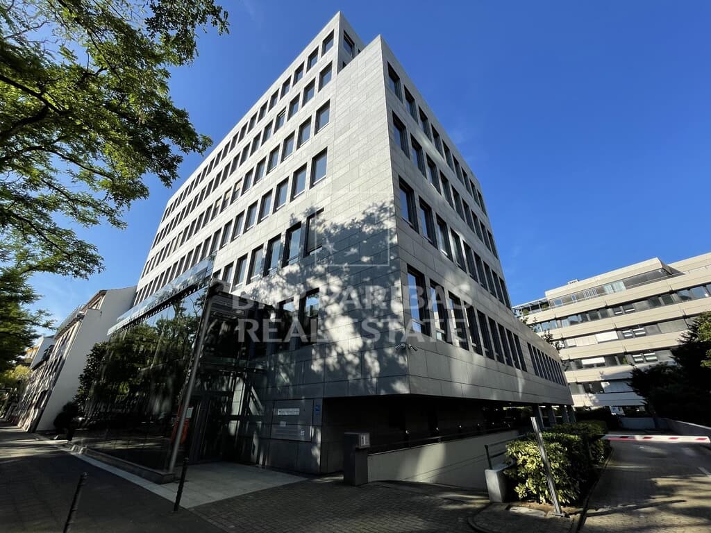 Modernisierte Büro-/ Praxis-/ Schulungsfläche im beliebten Agnesviertel!