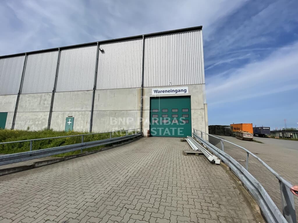 Ebenerdige Hallenzufahrt