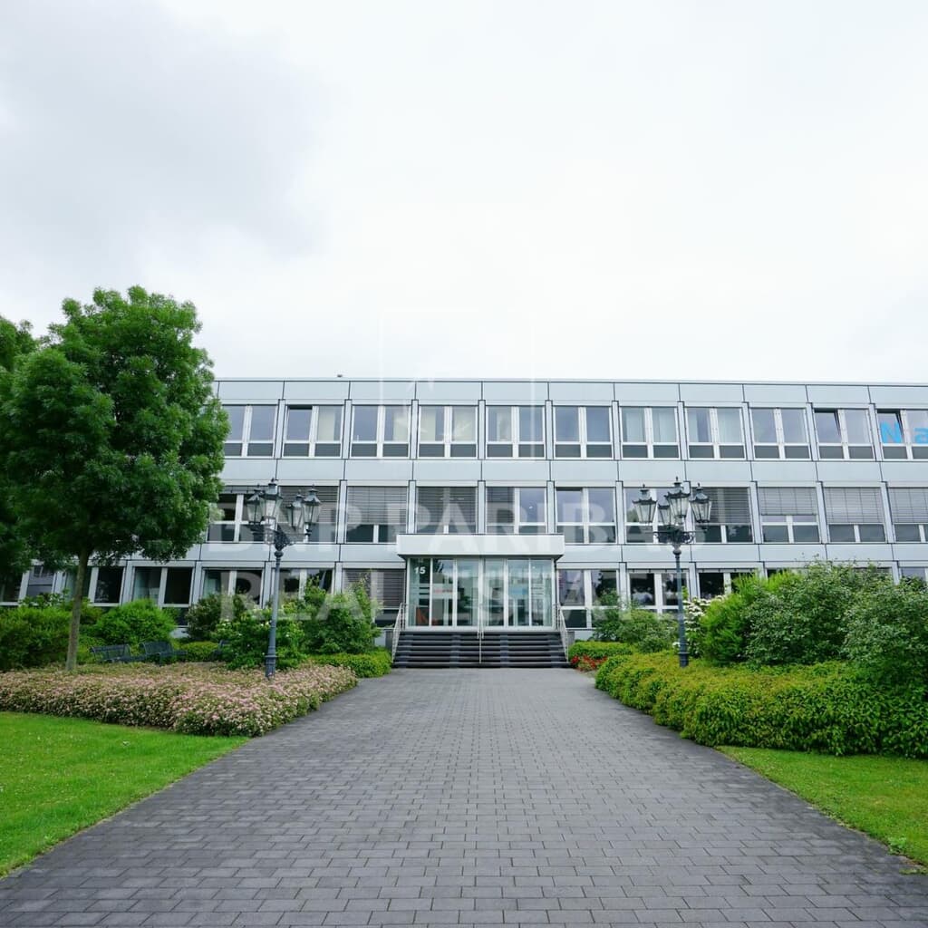 Clever Mieten, sofort einziehen - Bürofläche am Logistik-Hotspot des Düsseldorfer Nordens