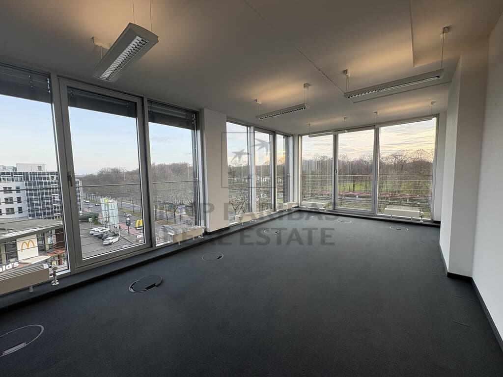 Büroflächen mit Heimvorteil: Arbeiten in direkter Stadionnähe!