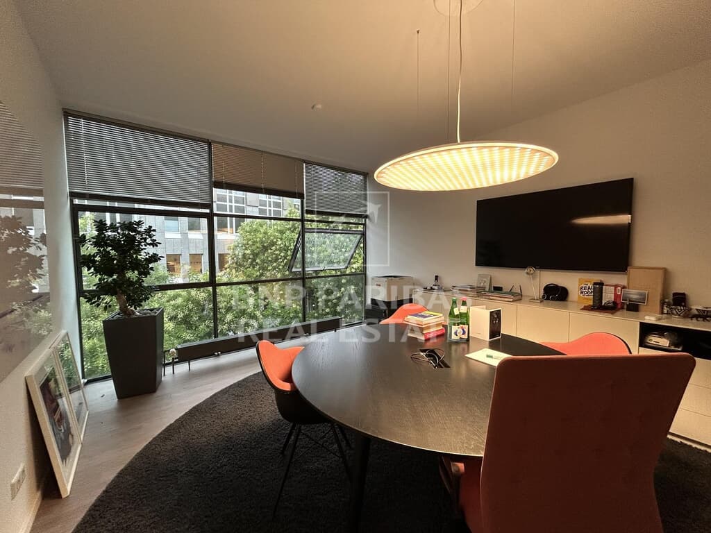Lichtdurchflutete Büroflächen in modernem Gebäude in der Innenstadt!