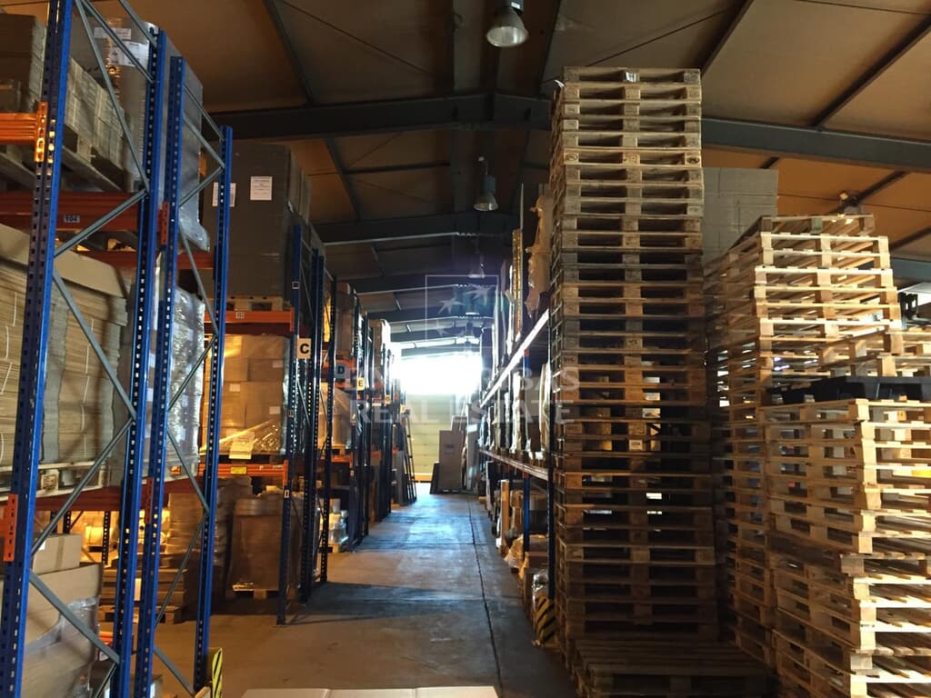 ca. 925 m² Lagerfläche zzgl. Büro im Hamburger Westen