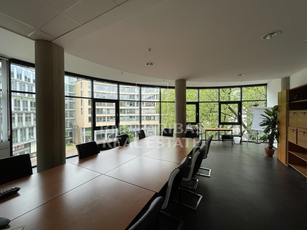 Charmante Büroflächen im MediaPark Köln