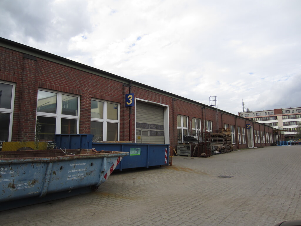 ca. 805 m² Hallenfläche inhkl. Meisterbüro