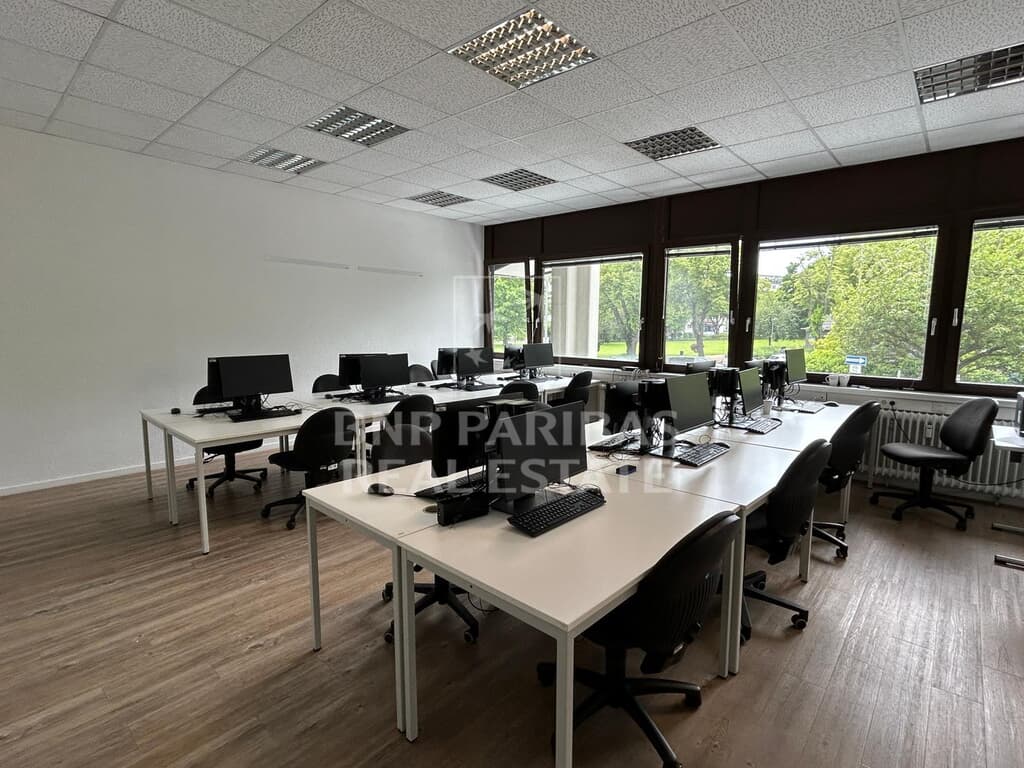 Attraktive Büroflächen in exponierter Rheinuferlage!