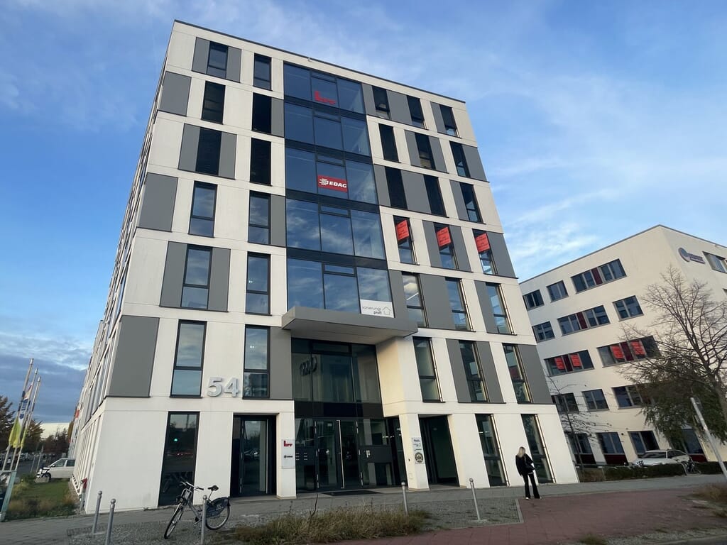 Tolle Unter-/Nachvermietung-Fläche im 4. OG / Möblierung bei Bedarf vorhanden