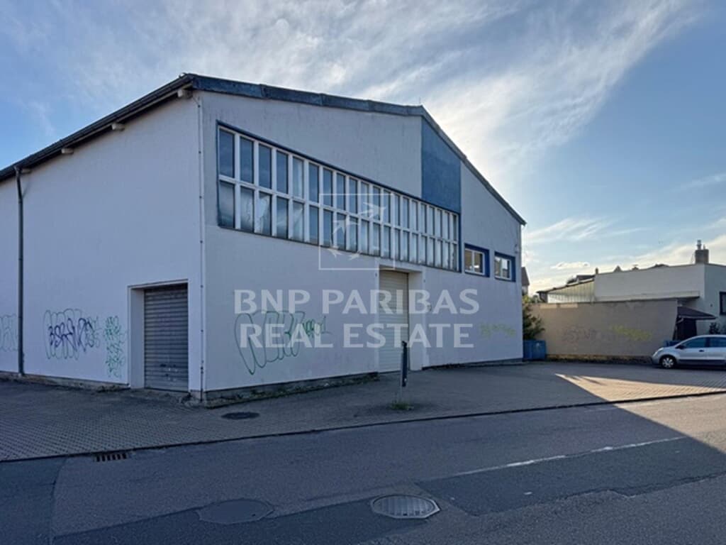 Lagerhalle im Leipziger Süd-Osten direkt an der A38