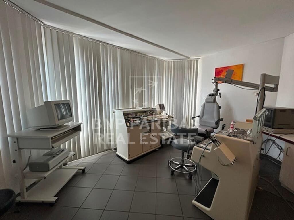 Raum für Ideen & Gesundheit – Modernes Büro- und Ärztehaus in Köln