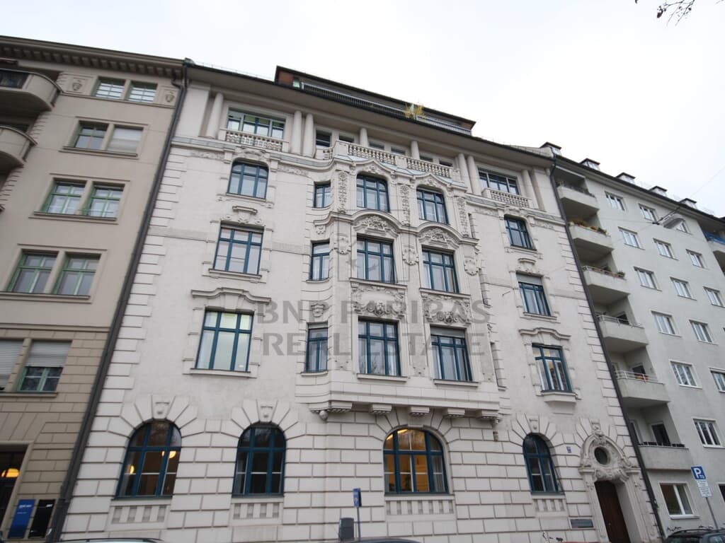 Hier lohnt es sich anzufragen! Büroflächen mit Blick auf den Landtag!