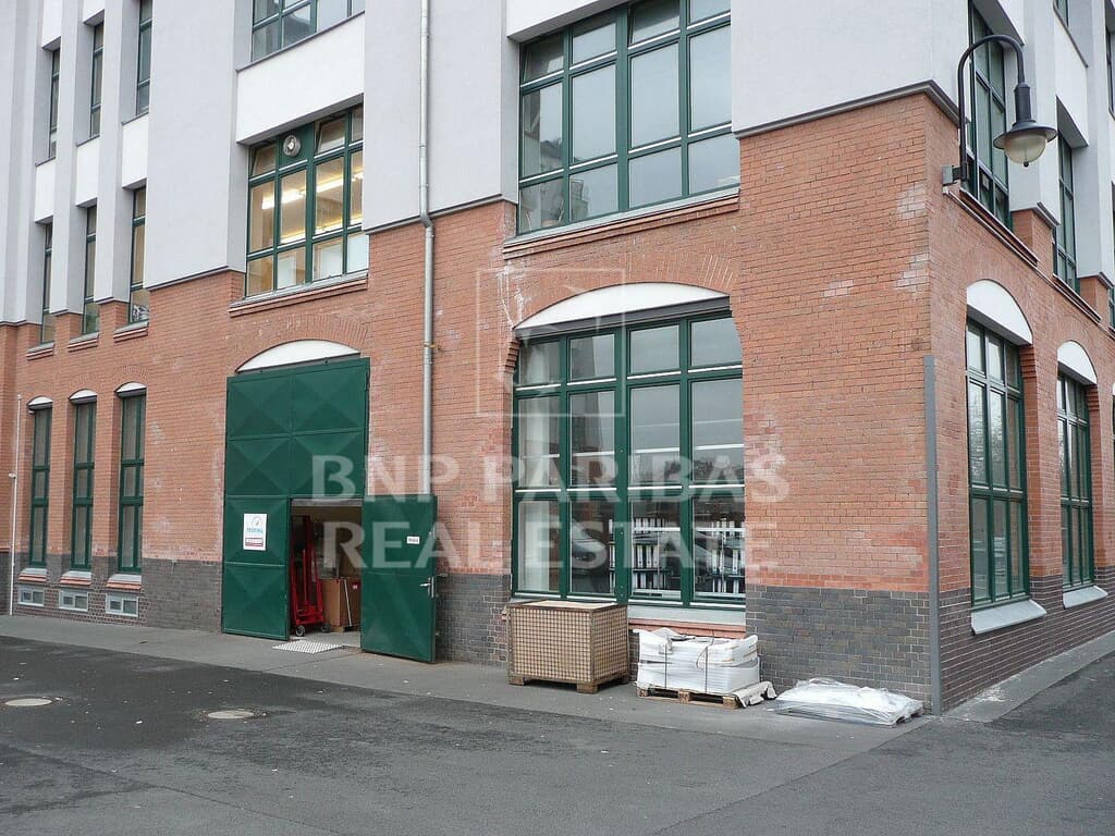 Moderne Lagerfläche direkt an der A100 in Tempelhof!