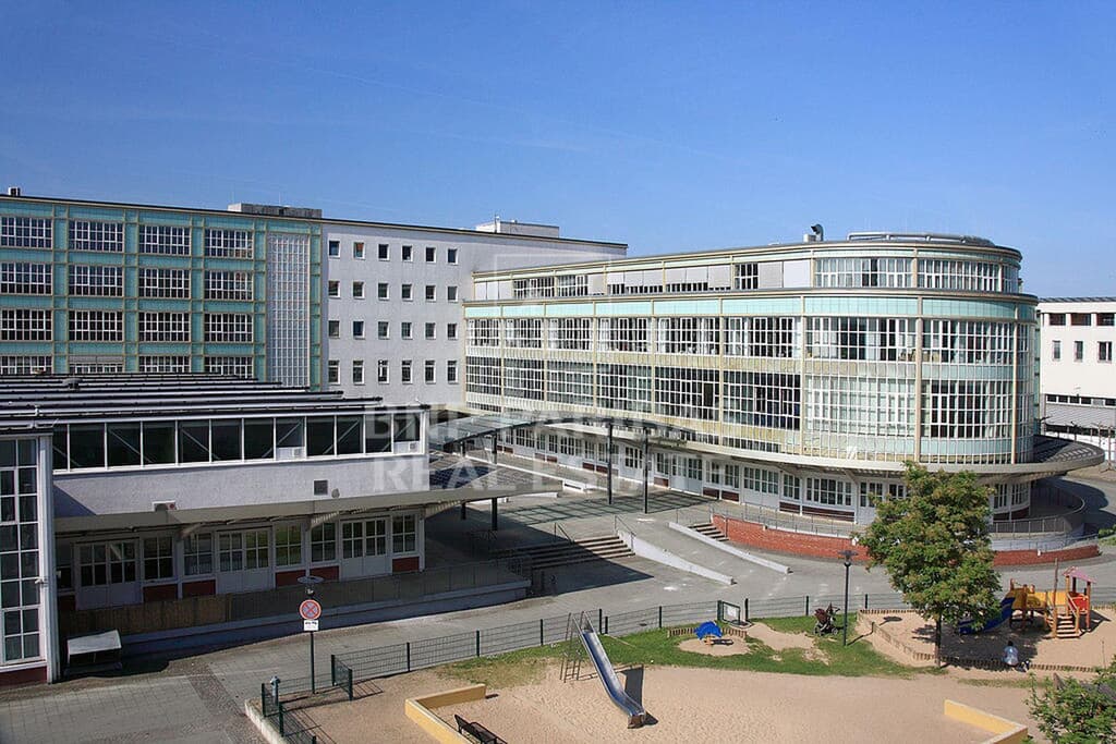 Provisionsfreie Büroflächen in verschiedenen Größen im historischen Barthonia-Forum!