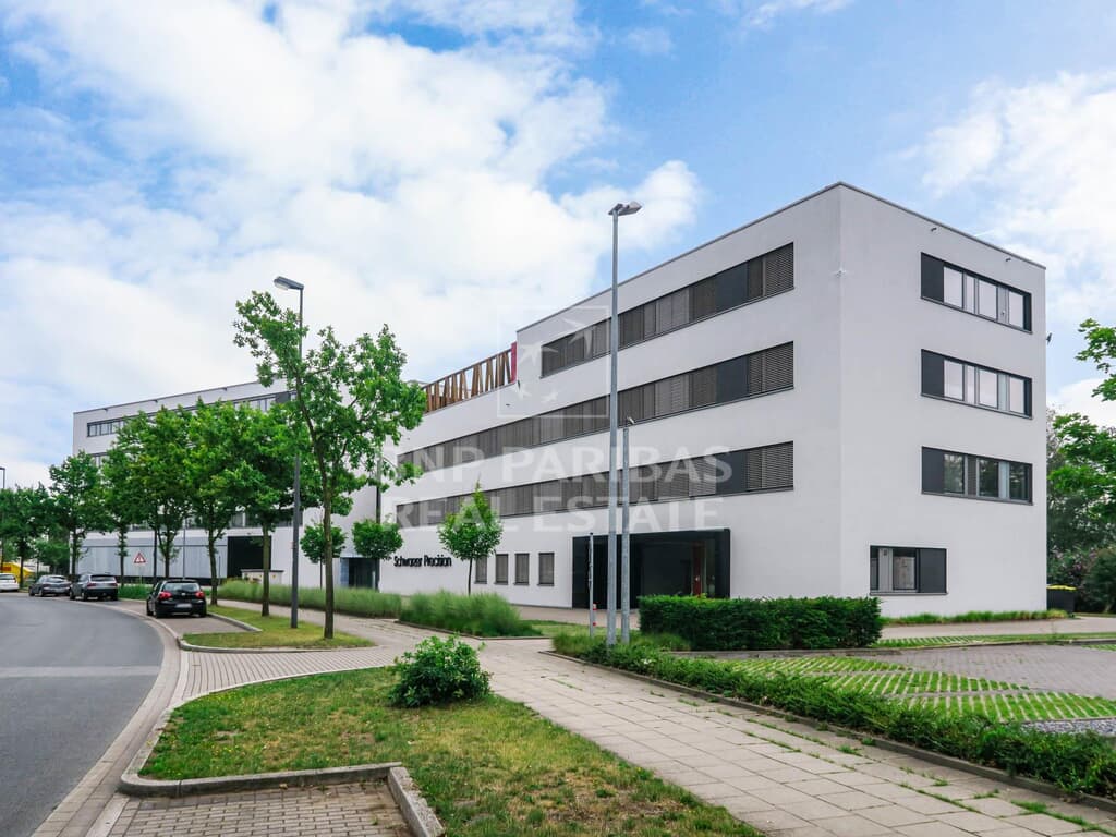 BNPP RE - | Neubau | zahlreiche Stellplätze
