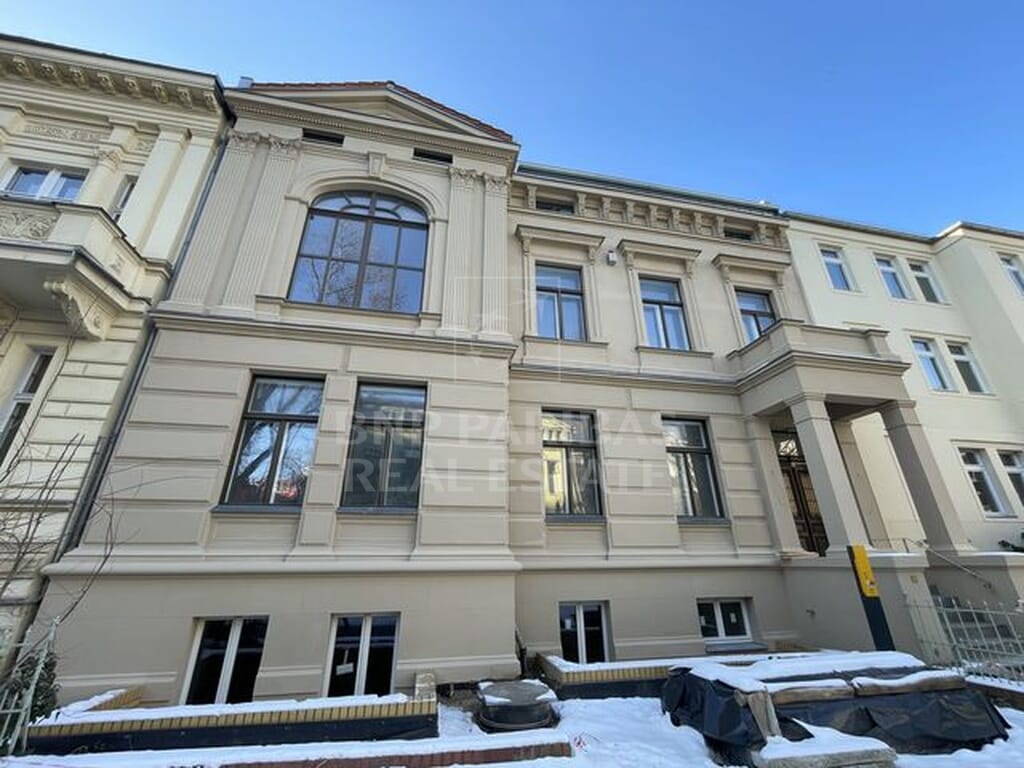 Juwel: Liebevoll sanierte Altbauvilla mitten in der City-West