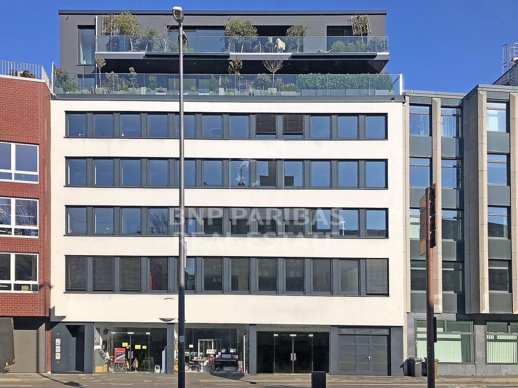 Repräsentative Bürofläche mit traumhaftem Ausblick auf den Römerturm